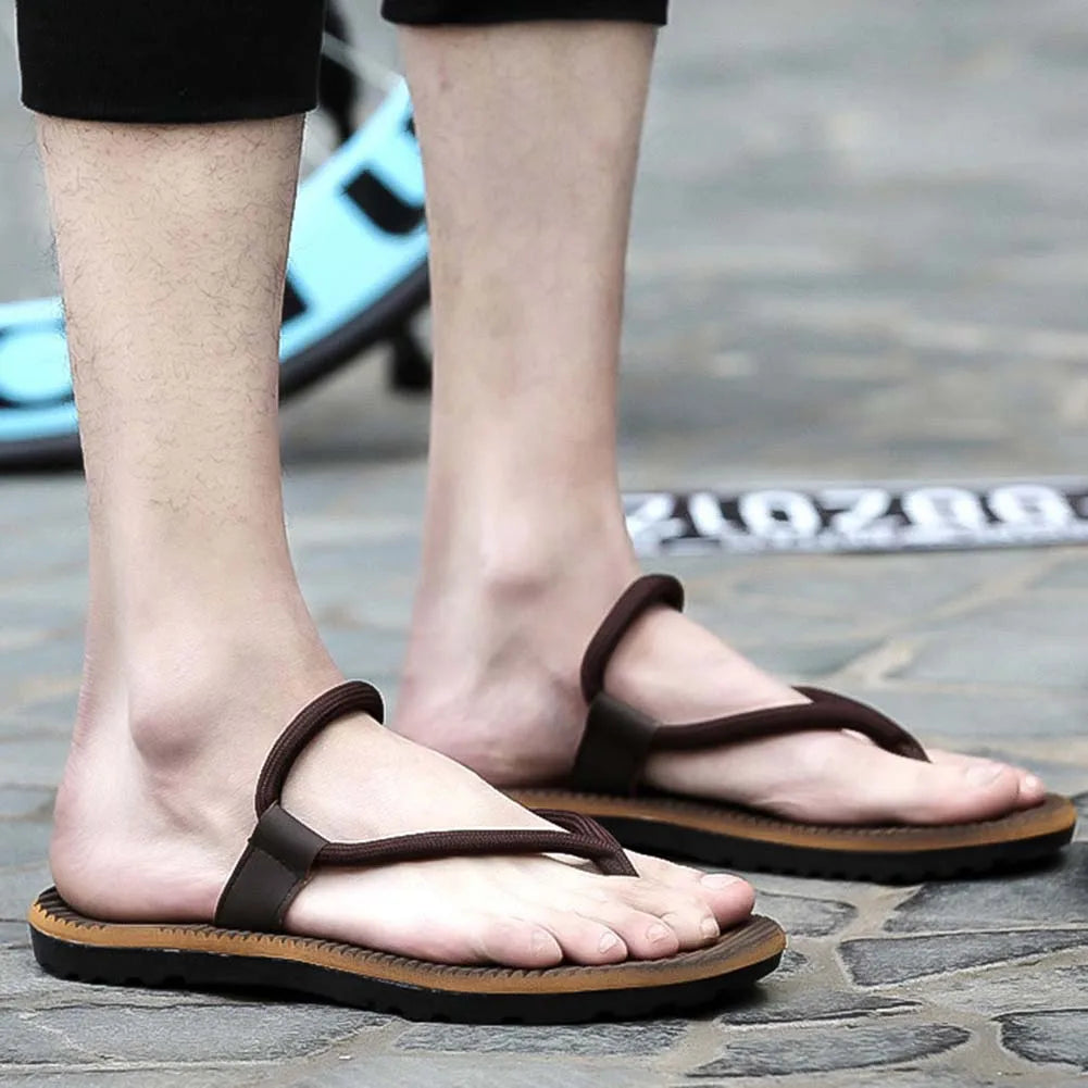 Summer Men's Flip-Flops Minimalist Beach Sandals Large Size Lightweight Non-slip Soft Sole Beach Couples Toe Thong Sandals