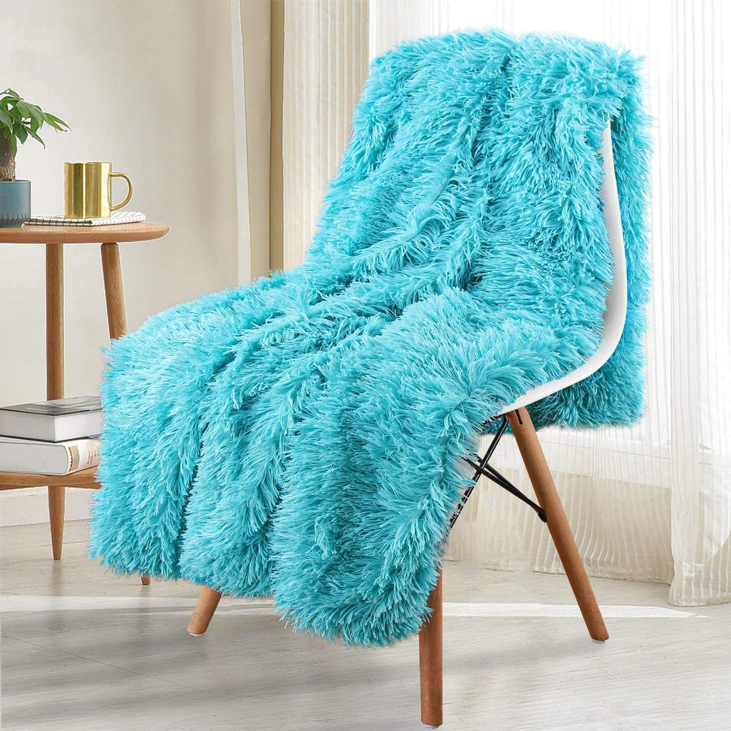 Thickened Fluffy Blanket Warm winter Bedspread on the bed