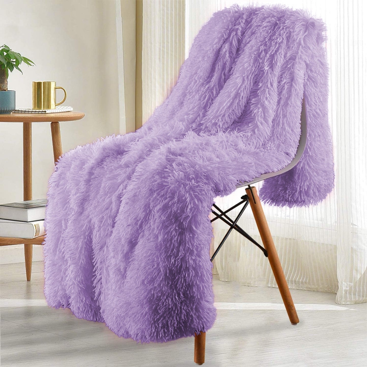 Thickened Fluffy Blanket Warm winter Bedspread on the bed