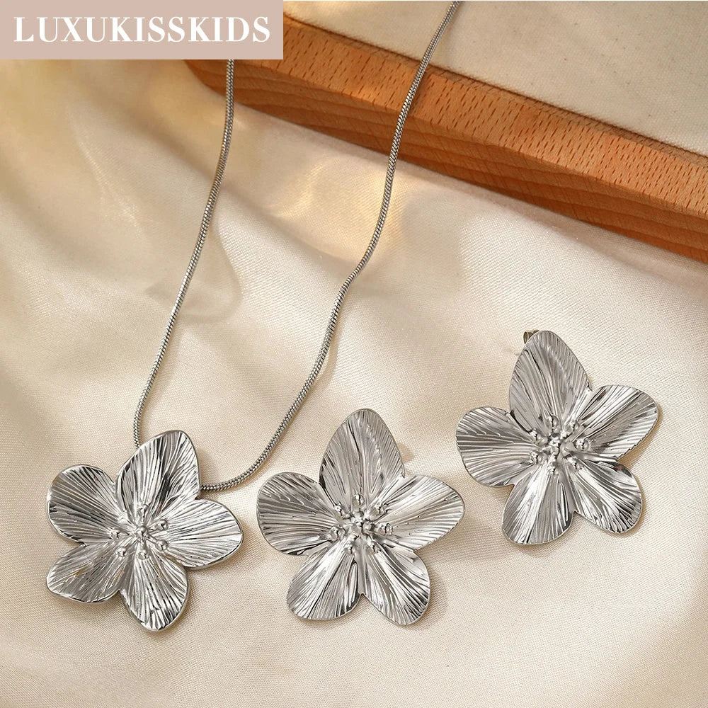 LUXUKISSKIDS 2PC Women's Fashion Trendy Stainless Steel Flower Earrings Necklace Set Gold-Plated Jewellry Party Dressing Gifts