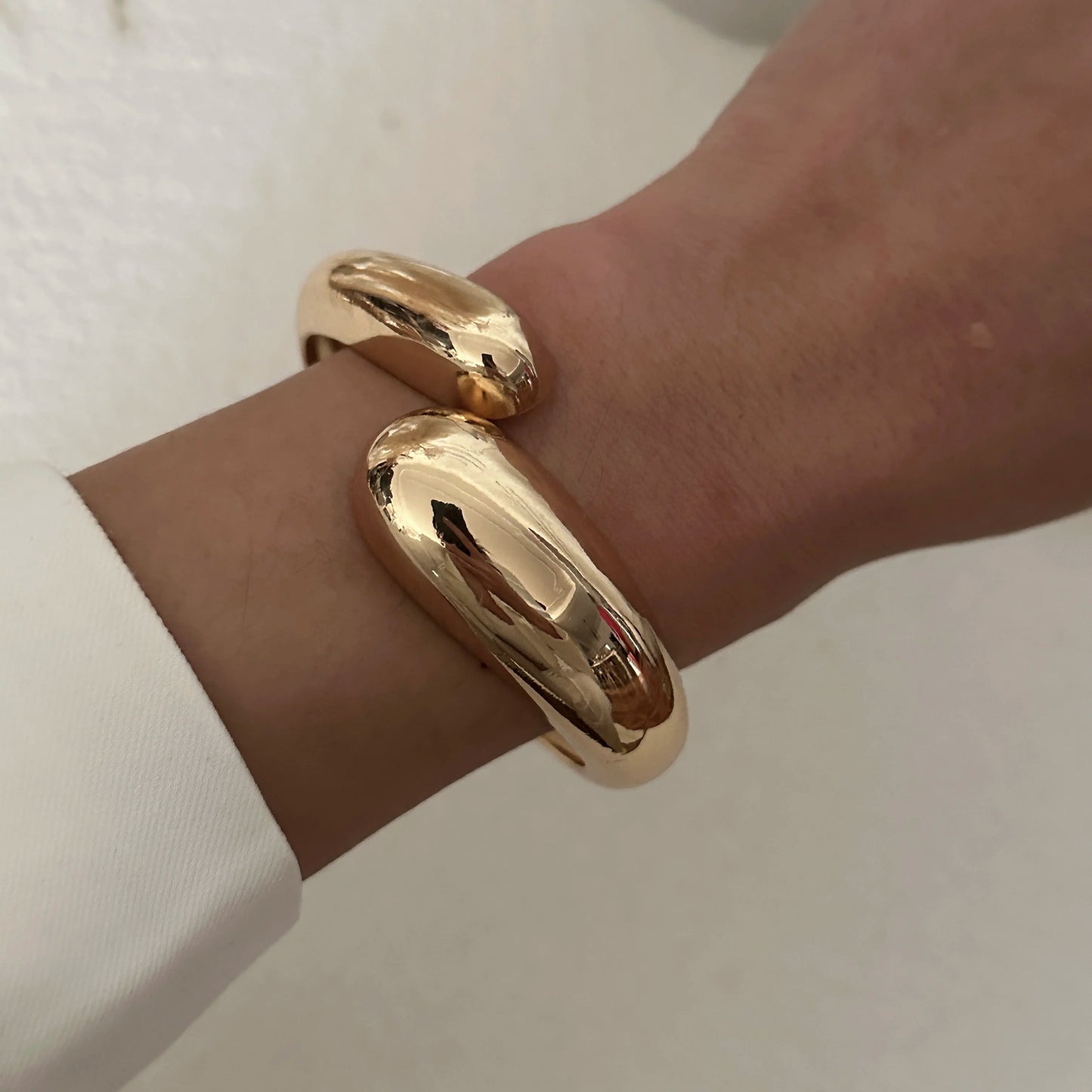 Vintage Metal Wave Twist Smooth Irregular Bracelet for Women Exaggerated Geometric Chunky Cuff Bangle Hip Hop Punk Jewelry