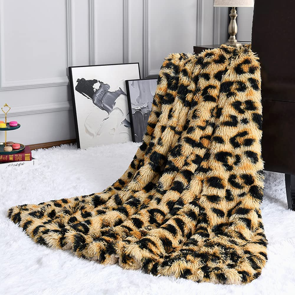 Thickened Fluffy Blanket Warm winter Bedspread on the bed