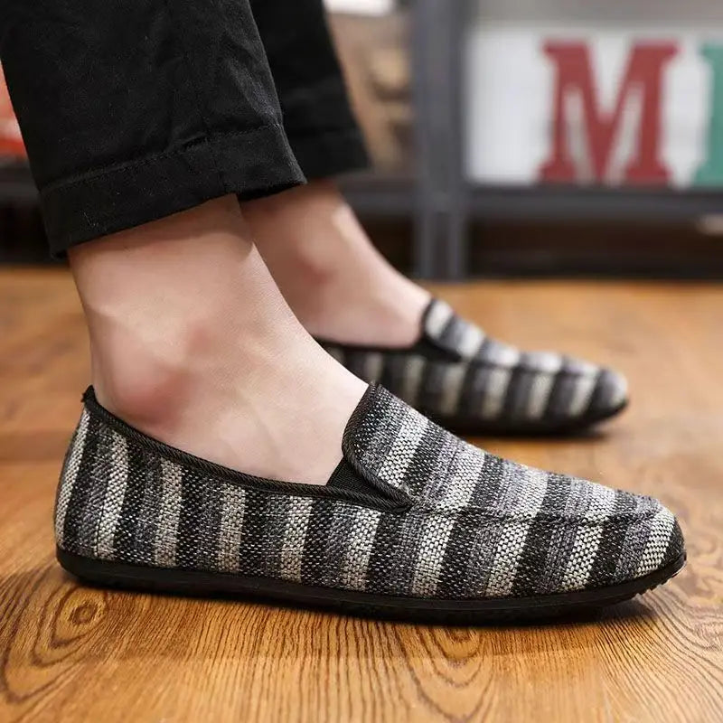 Men Spring Autumn New Flat Sole Striped Canvas Shoes Soft sole Non Slip Breathable Round Toe Slip On Casual Shoes Lazy Shoes