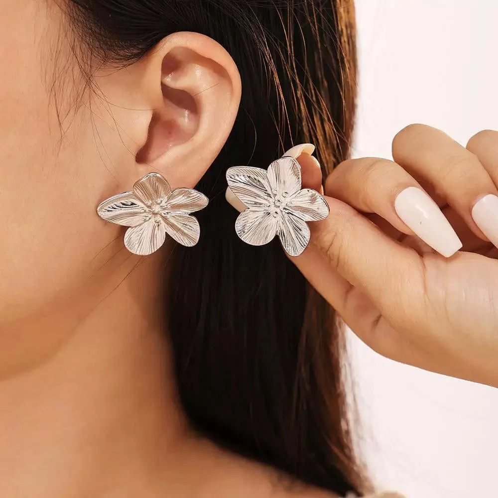 LUXUKISSKIDS 2PC Women's Fashion Trendy Stainless Steel Flower Earrings Necklace Set Gold-Plated Jewellry Party Dressing Gifts